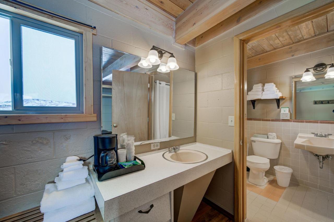 Sportsman'S Lodge Енніс Екстер'єр фото