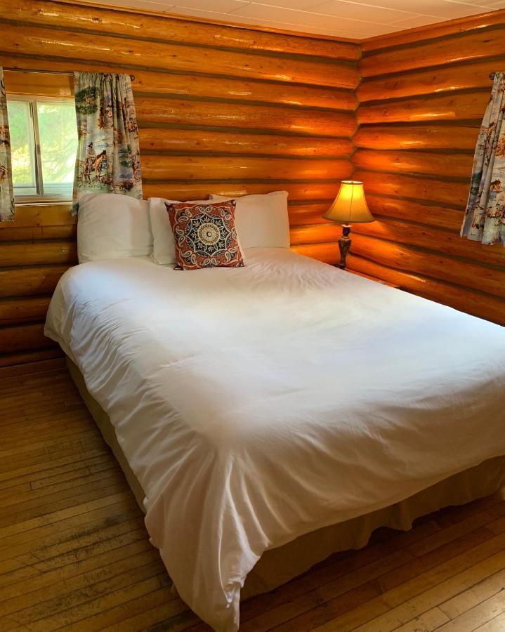 Sportsman'S Lodge Енніс Екстер'єр фото